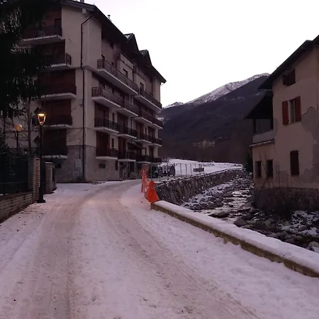 Limone 度假居 *